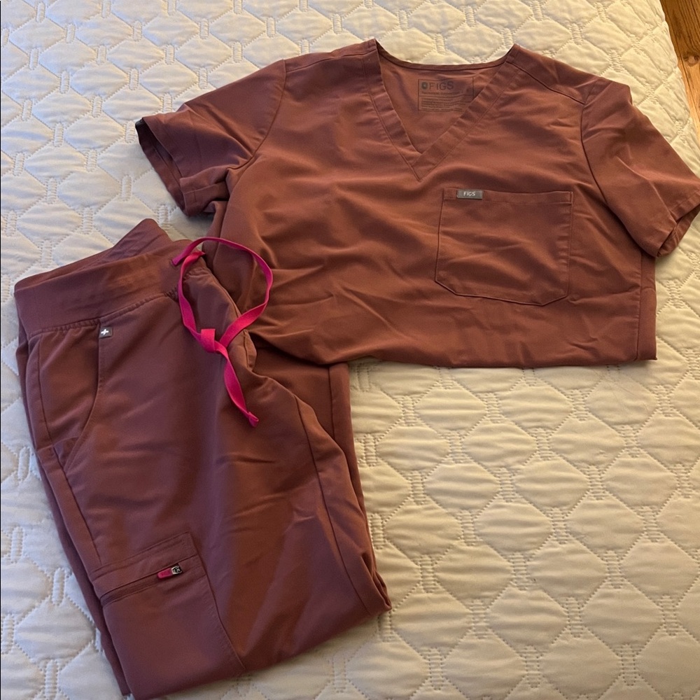 Figs Women's Scrub Set in Mauve with Pink Accents